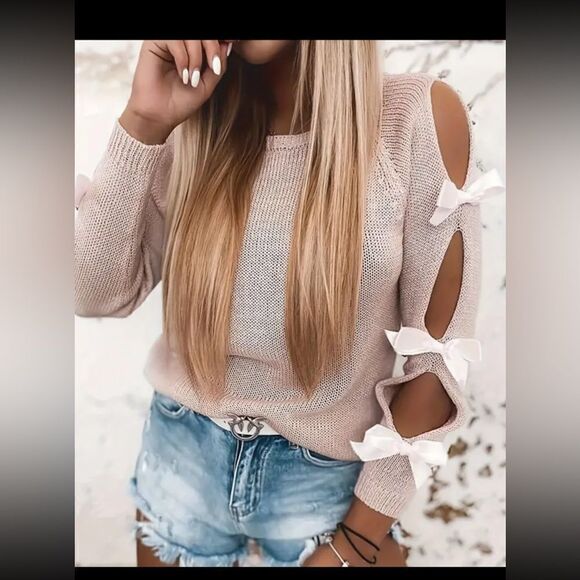 Beautiful lightweight pink sweater bow decor.Have open sleeve concept. - Picture 2 of 7